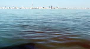 بقعة الزيت تتمدد والبحر يتوجع