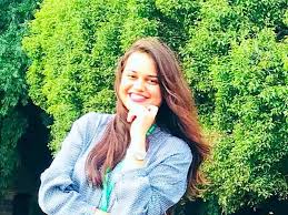 She is the first ever woman table of contents. Ias Topper Tina Dabi Khan Has Taken The Internet By Storm With Just One Wink Times Of India