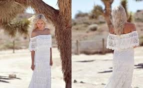 Simple Lace Wedding Dress No Train Hut Bar Wedding Dresses Stella York Ss65 Scoop Necklin In 2020 Bohemian Wedding Dress Lace Halter Wedding Dress Satin Bridal Gowns