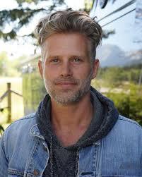 The three of them...super...always happy to...🙋‍♂️🥰🥰💪💪.. you are just  great👍👍👍