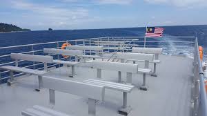 Ianya terletak sejauh 32km dari pantai barat negeri pahang dan berukuran 20km panjang serta selain daripada pengangkutan laut, anda juga boleh menggunakan pengangkutan udara ke pulau tioman daripada lapangan terbang sultan. Harga Tiket Feri Ke Pulau Tioman 2021 Blog Pakej My
