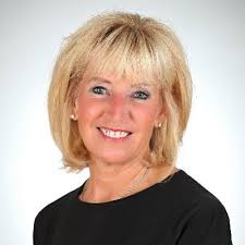 Lisa Knipp's Instagram, Twitter & Facebook