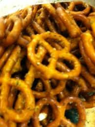 Seasoned pretzels (not spicy)