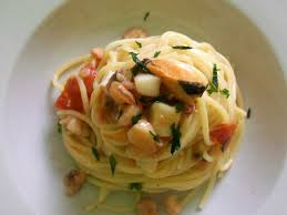 Spaghettis Aux Fruits De Mer Piment D Espelette Recette Ptitchef Recette Recette Italienne Facile Pates Aux Fruits De Mer Spaghetti Recette