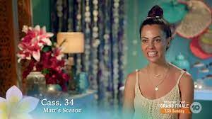 Any older sister would love their little sister. Bachelor In Paradise S Renee Barrett Lashes Out At Cassandra Mamone After She Broke Girl Code Daily Mail Online