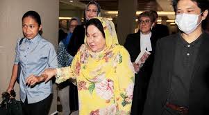 'kena boo' pemuda umno mohon mb lepas jawatan kfa. Rosmah S Bribe Trial Day Two The True Net