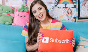 Passionate about everything related to squishy toys, elizabeth is extremely creative when it comes to arts and craft. Night Media Signs Youtube Artist Moriah Elizabeth And Her 60 Million Monthly Views Exclusive Tubefilter