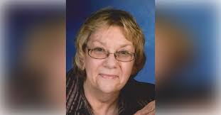 Debra Hoefling's Instagram, Twitter & Facebook