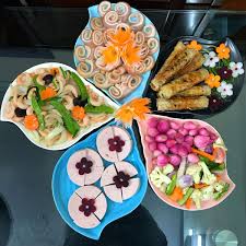 Ngoài mũ ông công, ông táo, mỗi gia đình thường chuẩn bị một mâm cỗ mặn, bánh kẹo, trầu cau, rượu. Cach Lam Mam CÆ¡m Cung Ong Cong Ong Tao Ä'áº§y Ä'á»§ Ma Ä'Æ¡n Giáº£n Nháº¥t