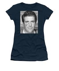 While a student at the national institute of dramatic art in sydney, he was given an uncredited role in i never promised you a rose garden and subsequently appeared as a leading actor in the micro budget surf drama summer city (both. Young Mel Gibson Autographed Women S T Shirt For Sale By Pd