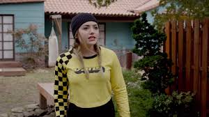 Tory vs samantha, a new johnny and daniel rivalry is born. Vans Women S Long Sleeved Crop Top Of Peyton List As Tory Nichols In Cobra Kai S03e07 Obstaculos 2021