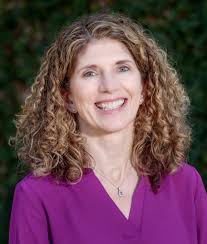 Sara Wilcox's Instagram, Twitter & Facebook