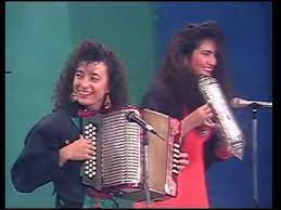 ME DEJASTE SIN NADA - LAS MUSAS DEL VALLENATO (VÍDEO OFICIAL) - YouTube