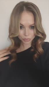 ... balance, baby... #sport #beautiful #balance #makeup #boardgames  #balanceboard #woman #life #yoga