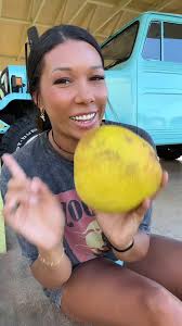 Have you ever tried a pomelo?? #hawaiianfruit #islandfruit #hawaiian #fruit  @Bree Powell