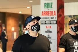 Who wins what could be a heavyweight slugfest? 0uybj2fauu8kzm
