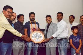Hit Kannada Film Bell Bottom Screened For Dubai Audience Stream latest kannada movies online on mx player.