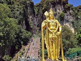 Berlokasi di burma road, pulau tikus, george town, penang, malaysia, kuil ini dibangun dari tahun 1845. Maria Auf Twitter Patung Bunda Maria Di Gua Maria Kerep Ambarawa Ini 42 Meter