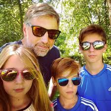 Horacio cabak se separó de su esposa, después de 27 años de relación y tres hijos en común. Horacio Cabak Se Tuvo Que Reinventar Para El Cumpleanos De 15 De Su Hija En Plena Pandemia Minuto Argentina
