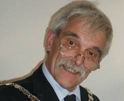 Tributes paid to former Mayor of Mold, Raymond Dodd