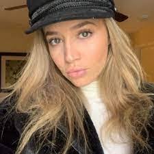 Ashley Coots's Instagram, Twitter & Facebook