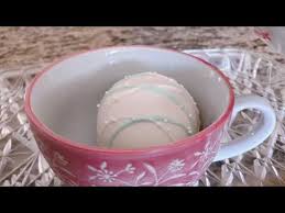 Homemade White Hot Cocoa Bomb Youtube Hot Chocolate Drinks Diy Hot Chocolate Hot Chocolate Gifts