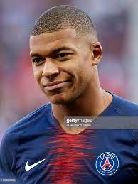 Kylian Mbappe Of Paris Saint Germain Looks On Prior To The French Joueurs De Foot Joueur De Football France Football