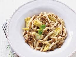 Pasta Mit Kapern Rosinen Wurzpaste Rezept Kochen Und Geniessen Alnatura Rezepte Abendessen Ideen