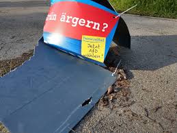 Die afd ist im bundestag vertreten. Villingen Schwenningen Erneut Wahlplakate Geschandet Villingen Schwenningen Umgebung Schwarzwalder Bote