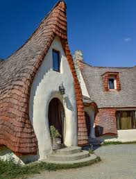 Fiecare unitate de cazare are terasă cu vedere la munte și oferă cazare cu zonă de relaxare și tv. Castelul De Lut Valea Zanelor Un Loc Desprins Din Basme RomaneÈti