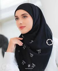 Instagram video by 𝐐𝐮𝐞𝐞𝐧𝐳𝐚 𝐇𝐢𝐣𝐚𝐛 𝐁𝐲 𝐑𝐍 𝐒𝐢𝐧𝐜𝐞 𝟐𝟎𝟏𝟔  • Apr 2, 2025 at 11:26 PM