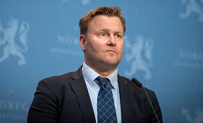 Update information for simon nitsche ». Marius Skjelbaek Kjaereste