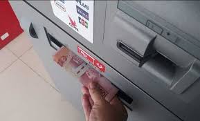 Namun cara ini baru akan efektif, jika kita bisa mengakses hp orang yang akan kita lacak atau hp terget, dengan kata lain kita sendirilah yang menginstal aplikasi pelacak. Cara Ambil Uang Di Atm Cara Tarik Tunai Tanpa Kartu Atm