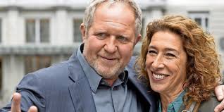 Doch plan prangert nicht an, sondern hilft sensibel die schwierigen lebenssituationen vieler kinder zu verbessern. Tatort Star Adele Neuhauser Harald Krassnitzer War Stutze In Zeiten Grosser Verluste
