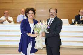Emine alp meşe 'domuz gribi ' nin artık diğer mevsimlik griplerin hüviyetine. Saglik Bakan Yardimcisi Prof Dr Emine Alp Mese Rektorlukte Universite Idarecileri Ile Vedalasti Haberler