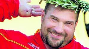 Manolo Martínez vuelve a competir diez años después pero en lanzamiento  disco