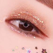 ハロウィンメイクで大活躍まちがいなし 噂のグリッターコスメ特集 アジアンメイク 日本のメイクアップ かわいいメイクの方法まとめ