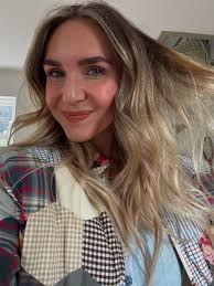 Good morning & happy Saturday! 🥳 my last weekend off for a few weeks so  I'll spend it doing what I do best, drinking wine in a beer garden with my  pig