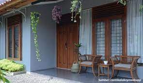 Desain teras diatas mengaplikasikan pagar rumah dengan material besi berwarna. 11 Gambar Teras Rumah Sederhana Di Kampung Bersahaja