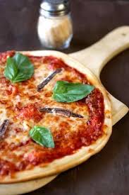 Pizza Napoletana Cuisine Italienne Recette Italienne Aliments Italiens