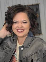 This Raegan Ashley! She is a 2024 graduate of Hampton High School. She  needs your votes to win! Please click