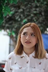 Bokeh bokeh photo brings outstanding contemporary photography to the foreground with feature articles and a comprehensive listing of calls and competitions. Gambar Gadis Indah Cantik Meksiko Wanita Muda Tersenyum Senang Bokeh 50mm Mata Model Keindahan Warna Rambut Manusia Hairstyle Berambut Pirang Dahi Rambut Panjang Rambut Coklat Pewarnaan Rambut Fotografi Potret Pemotretan Poni