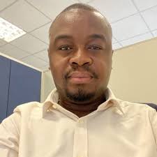 Às vezes, seguimos pessoas incríveis, admiramos o trabalho delas,  partilhamos ideias parecidas… mas nunca puxamos conversa. Hoje quero lançar  um desafio simples: Se pudesses escolher alguém da tua…