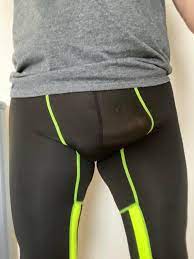 Todays choice on lycra for running errands and visiting a friend .... is it  too visible ? 😜🍆😇 : r/freeballing