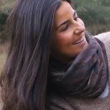 Lola Medrano's Instagram, Twitter & Facebook