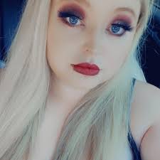 UPDATE: The winner of the photoshoot is Ashley Alderman Sumner! And the 2nd  winner from her tagged list is Alyssa McKie!! Congratulations!! Message me  for your shoot details & to book your