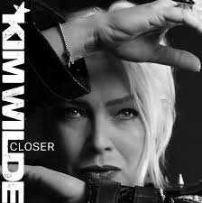 Kim Wilde "Closer" Signing Session at Banquet Records(UK-Friday 31st  January 2025) : Kim Wilde did a signing session for her new album "Closer"  today... (photo by Daron King) Read more :  http://kimwildenewspromotiondiscography.unblog.fr/