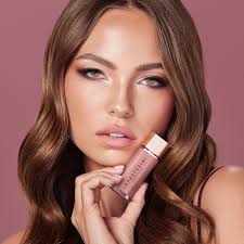 Pucker up with 'Kiss in Velvet'