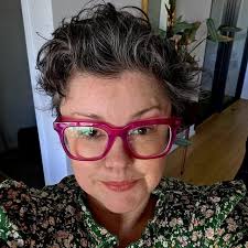 Tell him he's dreamin”