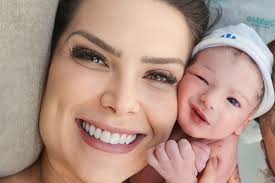 Nasce Ravi, filho da Miss Brasil Débora Lyra e Gabriel Gava